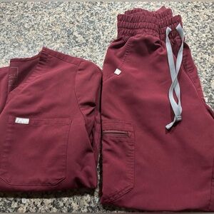 Figs Maroon Scrub Set